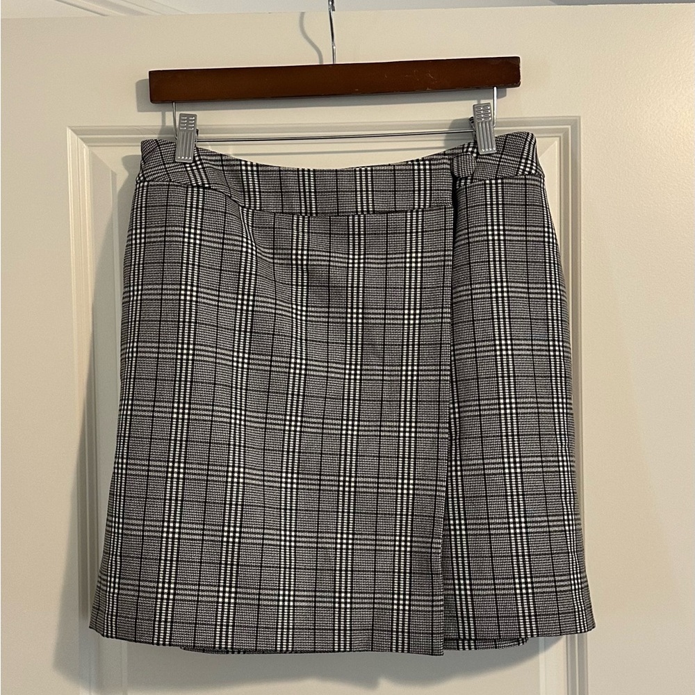 Plaid short skirt
